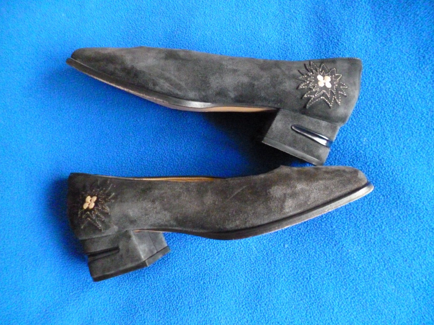 Damenschuhe: Damen Dirndl Schuhe, Grösse 36, Wildleder, schwarz – Gebraucht aus Unterseen von marathon1