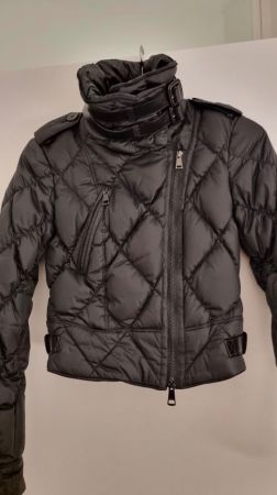 Daunenjacke schwarz, Burberry London, kurzer Schnitt Gr. S