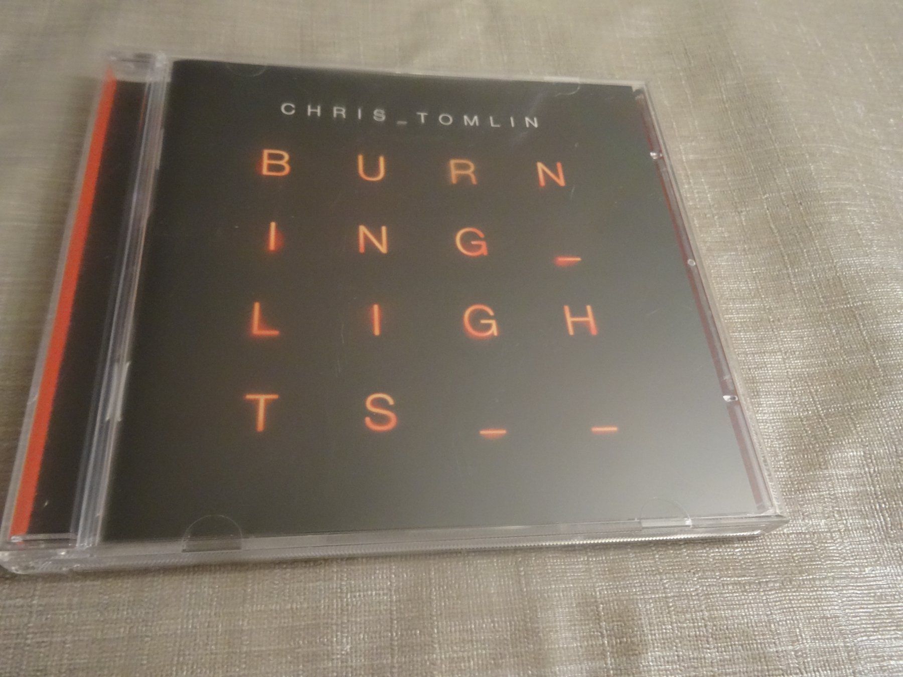 CDs: Chris Tomlin - Burning Lights CD – Gebraucht aus Olten von Disc-Ausverkauf