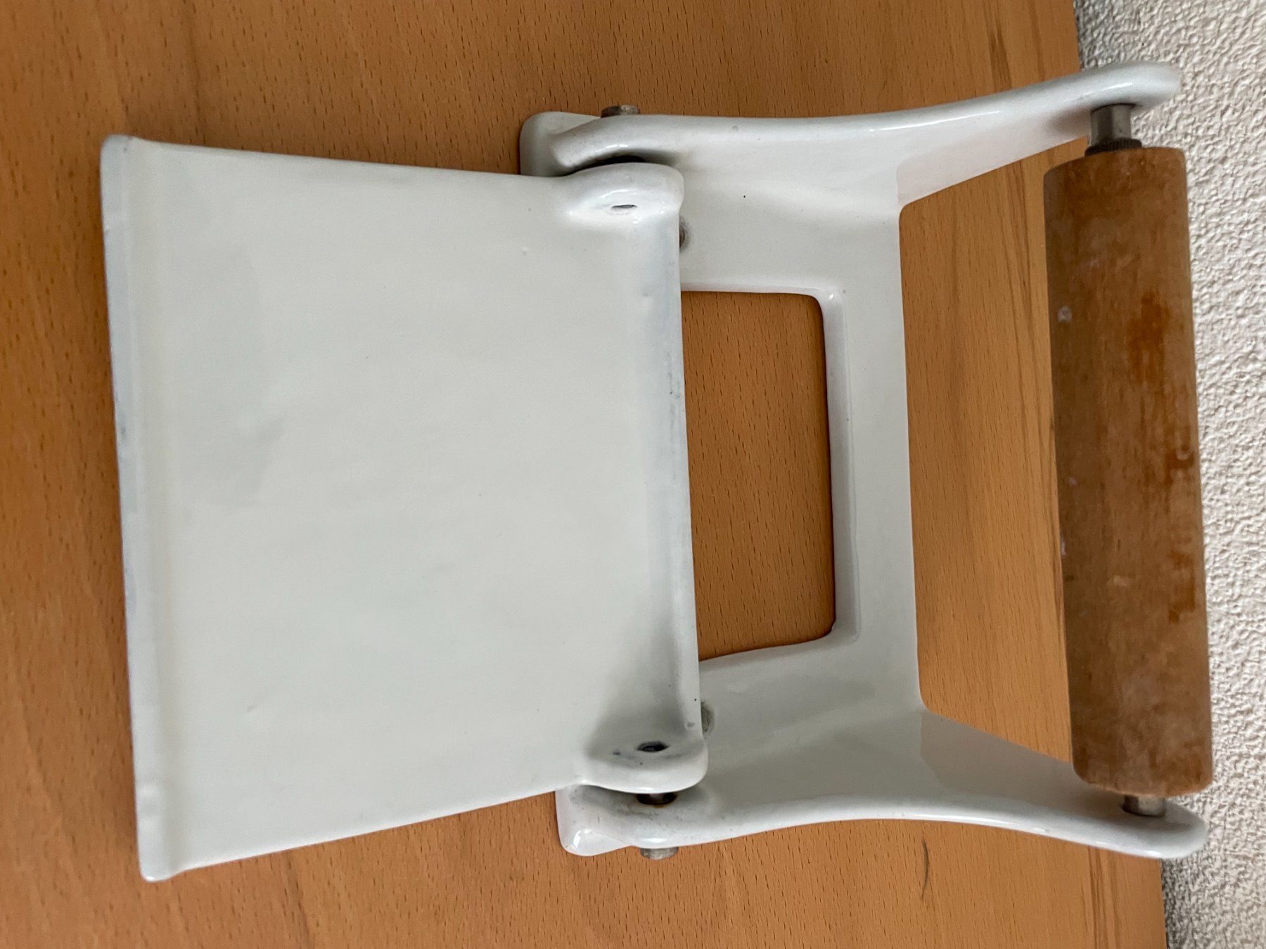 WC: WC ROLLEN HALTER GUSSEISEN EMAILLIERT – D'occasion à Uhwiesen par Uhwiesen 3