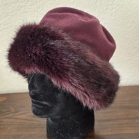 Wintermütze Kunstfell bordeaux Fleece Futter