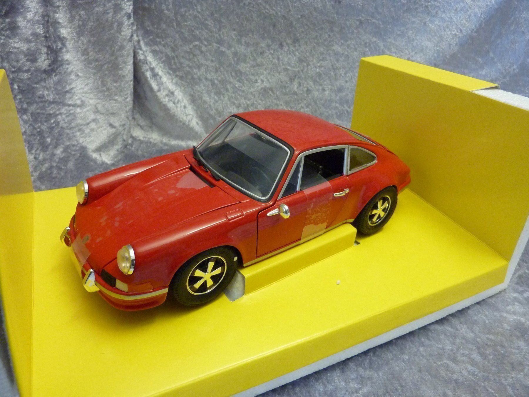 Porsche Modellautos: Porsche 911 2,4 S  1:18 – Neu und originalverpackt aus Dürrenäsch von modellautos4you 1