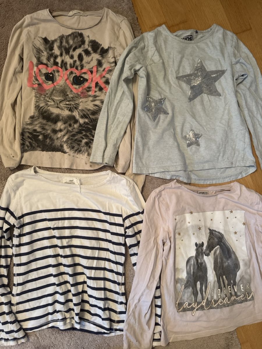 Blusen, T-Shirts & Tops: 4 Langarm Shirts 134 – Gebraucht aus Wädenswil von dor_ddx7