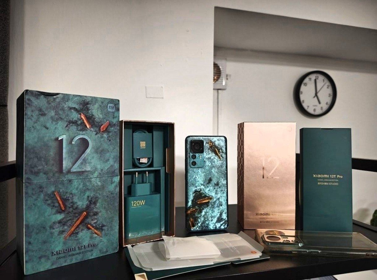Xiaomi Handys / Smartphones: Xiaomi 12t pro Daniel Arsham Limited Edition – Gebraucht aus Grindelwald von vla_z6zz