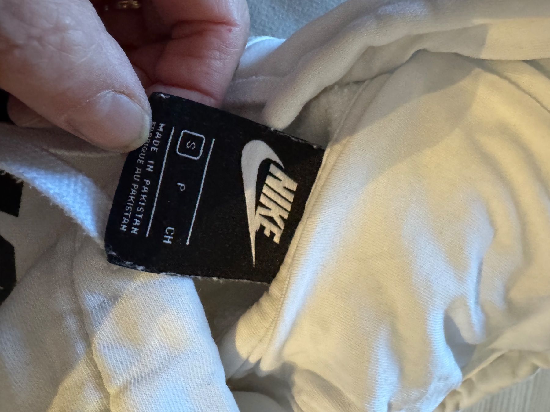 Nike Pullover & Sweatshirts: Pull Nike Taille s Caro – Gebraucht aus Veyrier von Kimedovapa_1 2
