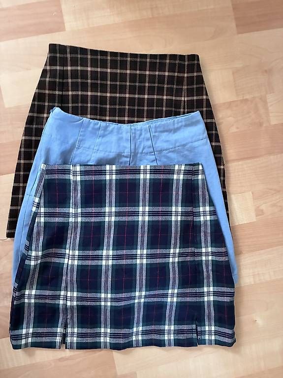Brandy Melville Röcke: 3 Brandy melville mini Röcke – Gebraucht aus Rotkreuz von NinaCR