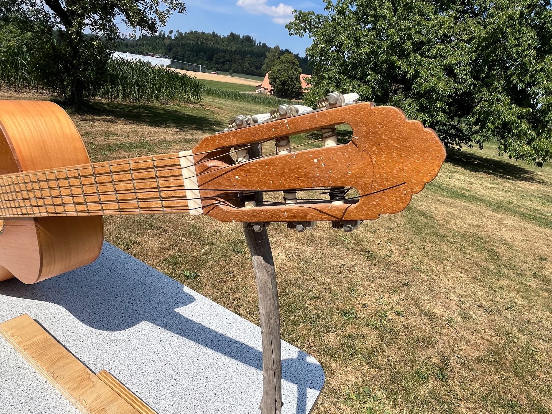 Instruments de musique: Span. Konzertgitarre – D'occasion à Allmendingen b. BE par juair 6