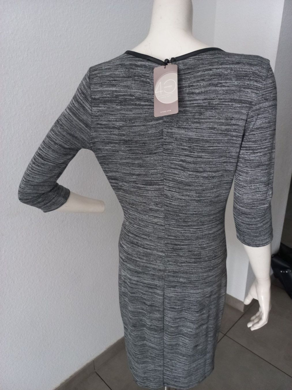 Orsay Robes: Kleid – Neuf (Voir description) à Basel par zaa_7ft5 4