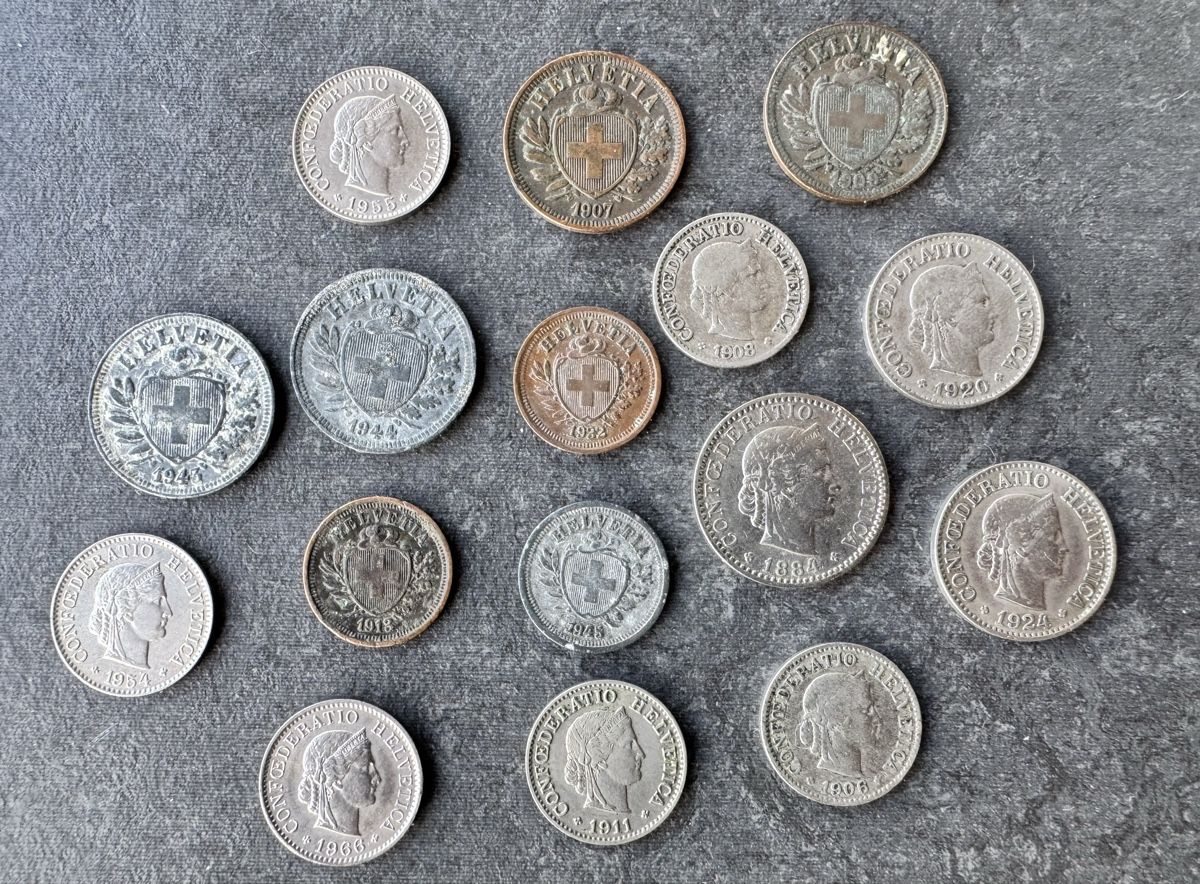 Alle Münzen: Lot Schweizer Kleinmünzen – Gebraucht aus Meilen von coins4sale