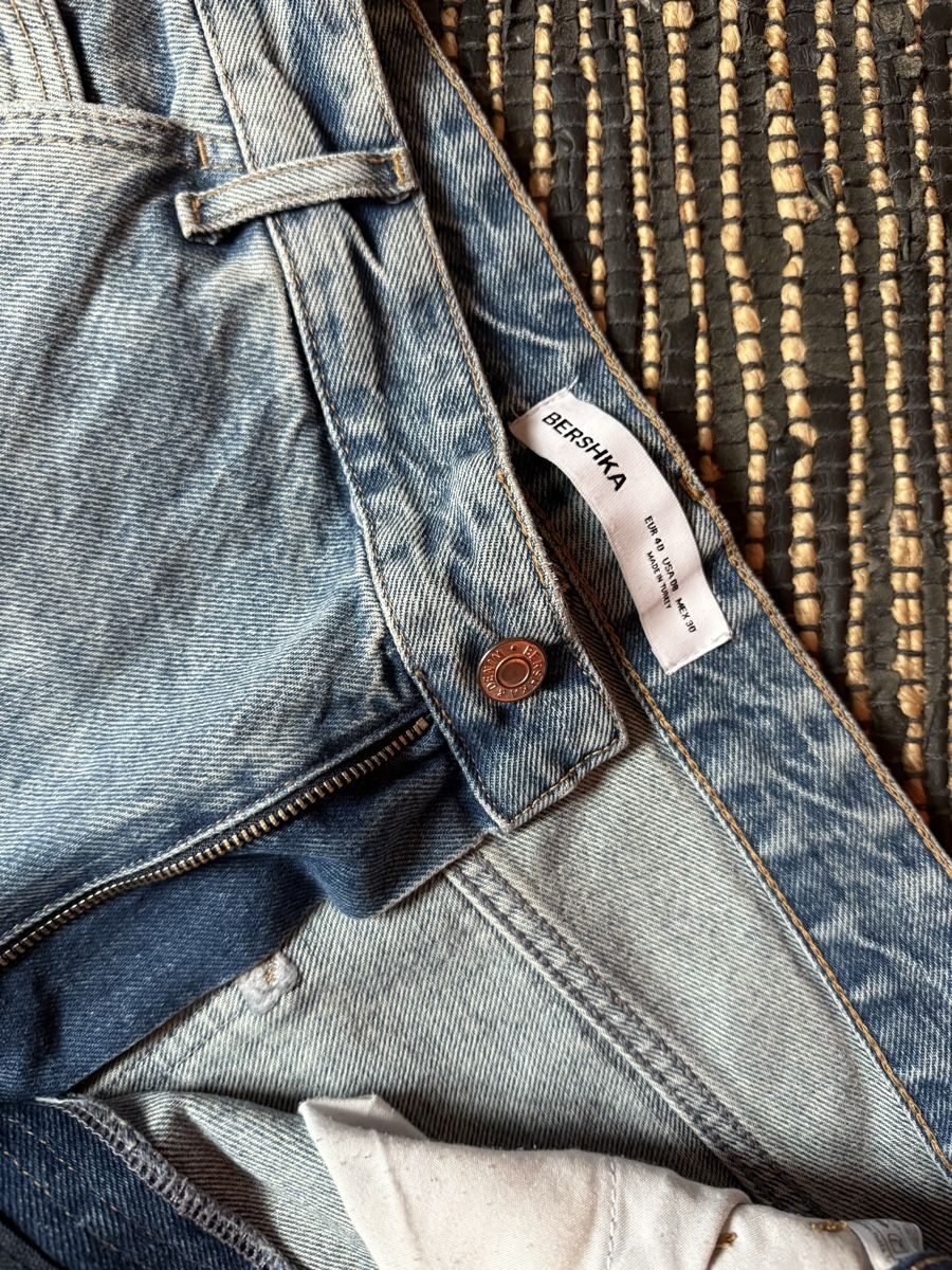 Bershka Jeans: Baggy Jeans, Gr. 40 – Usato da Untersteckholz venduto da ger_92lp 1