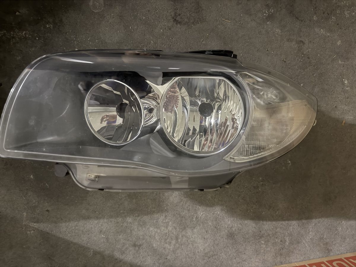 BMW Phares: BMW Scheinwerfer Modell E82/E88 – D'occasion à pratteln par Bogi94 2