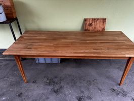 Holztisch