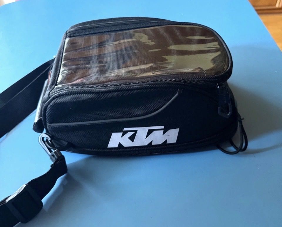 Rucksäcke: KTM Tankrucksack mit Befestigungsset gebraucht – Gebraucht aus Zürich von Marc211074 2
