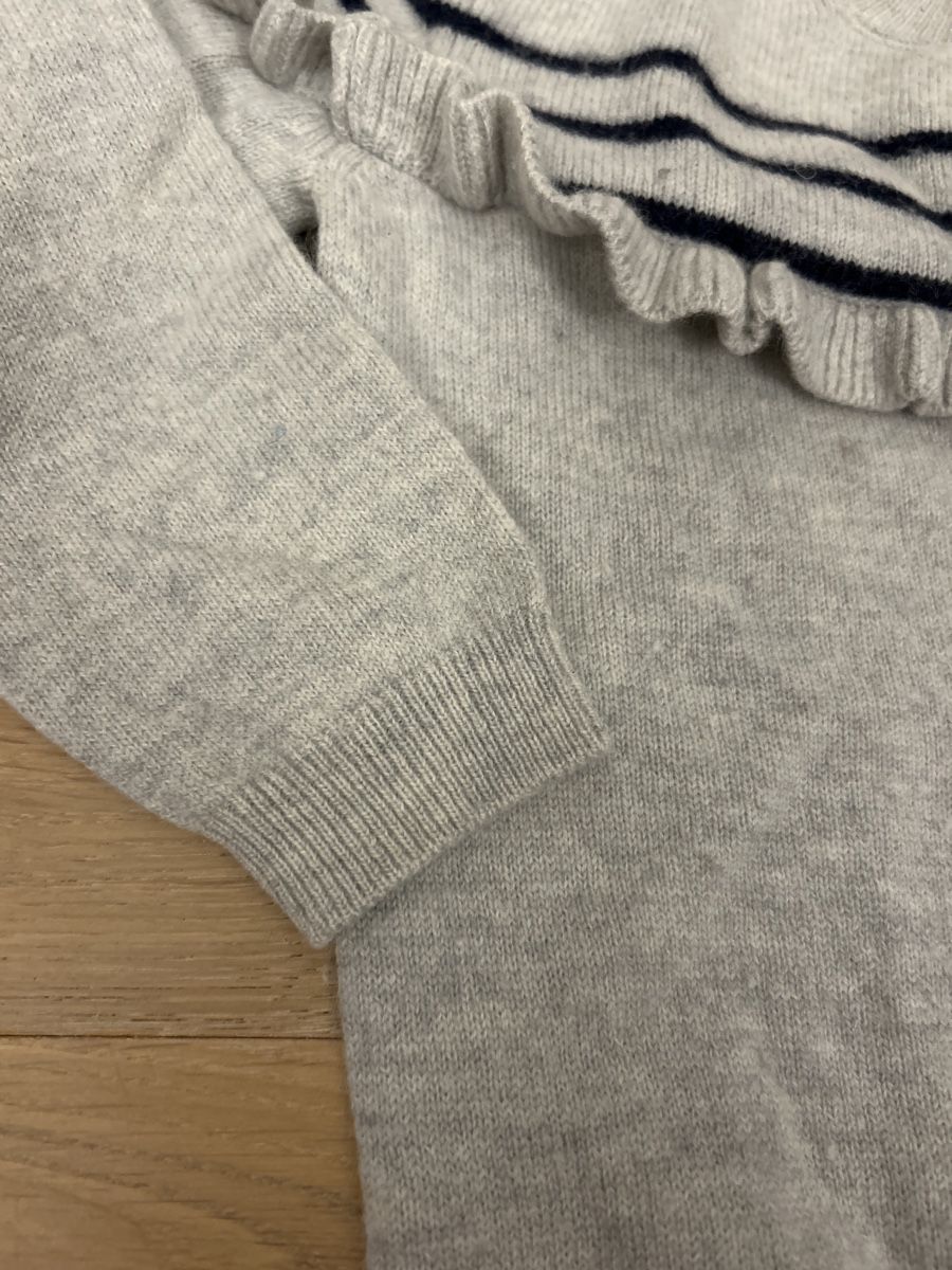 Pulls et sweat-shirts: Grauer Kaschmir Pullover mit Rüschen Grösse ca 98 – D'occasion à Olten par kleinundfeinfashion 2