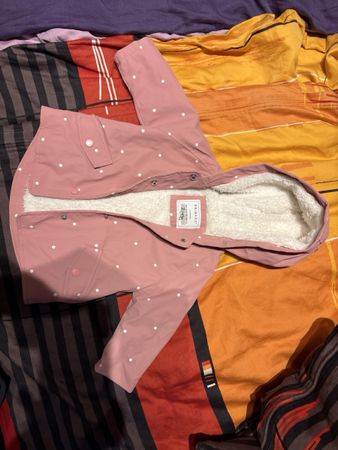 Regenjacke Primark rosa mit Punkten gefüttert Grösse 68
