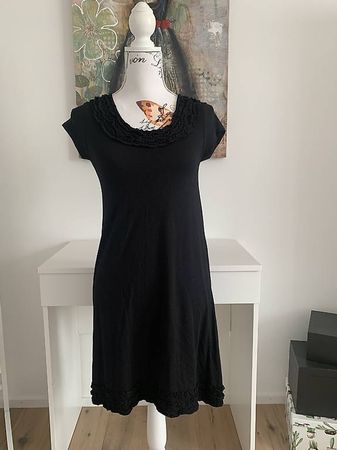 Kleid kurz Gr. S je Chf 5.-