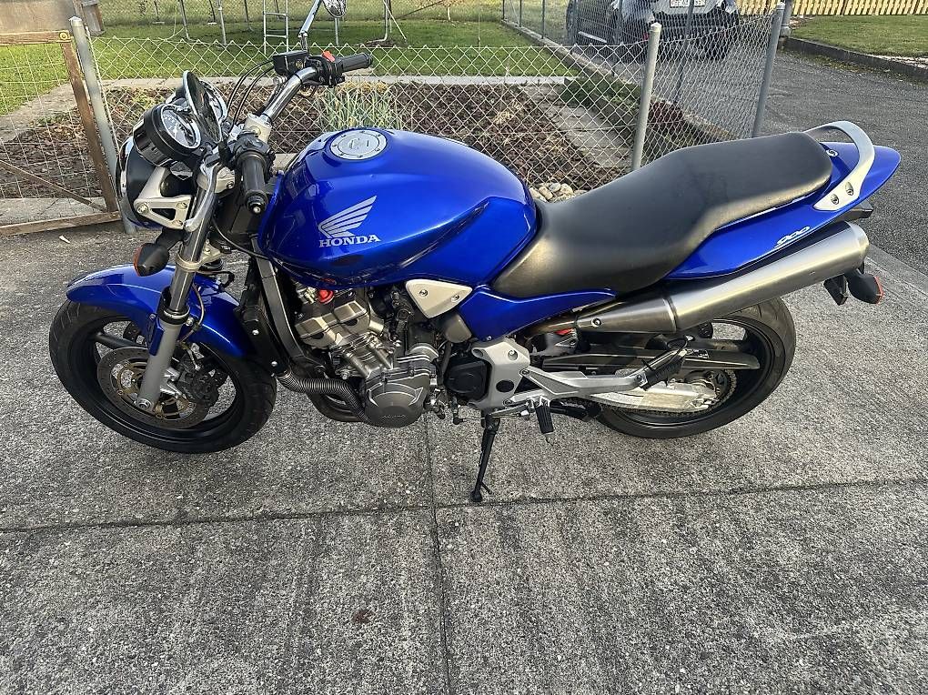 Strada: Honda CB 900 Hornet – Usato da Utzenstorf venduto da Sinpa