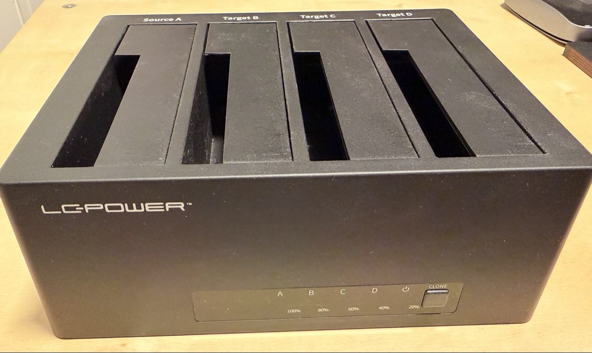 Dockingstation: 4 Bay HDD Docking-Station LC-DOCK-U3-4B – Gebraucht aus Heerbrugg von predch