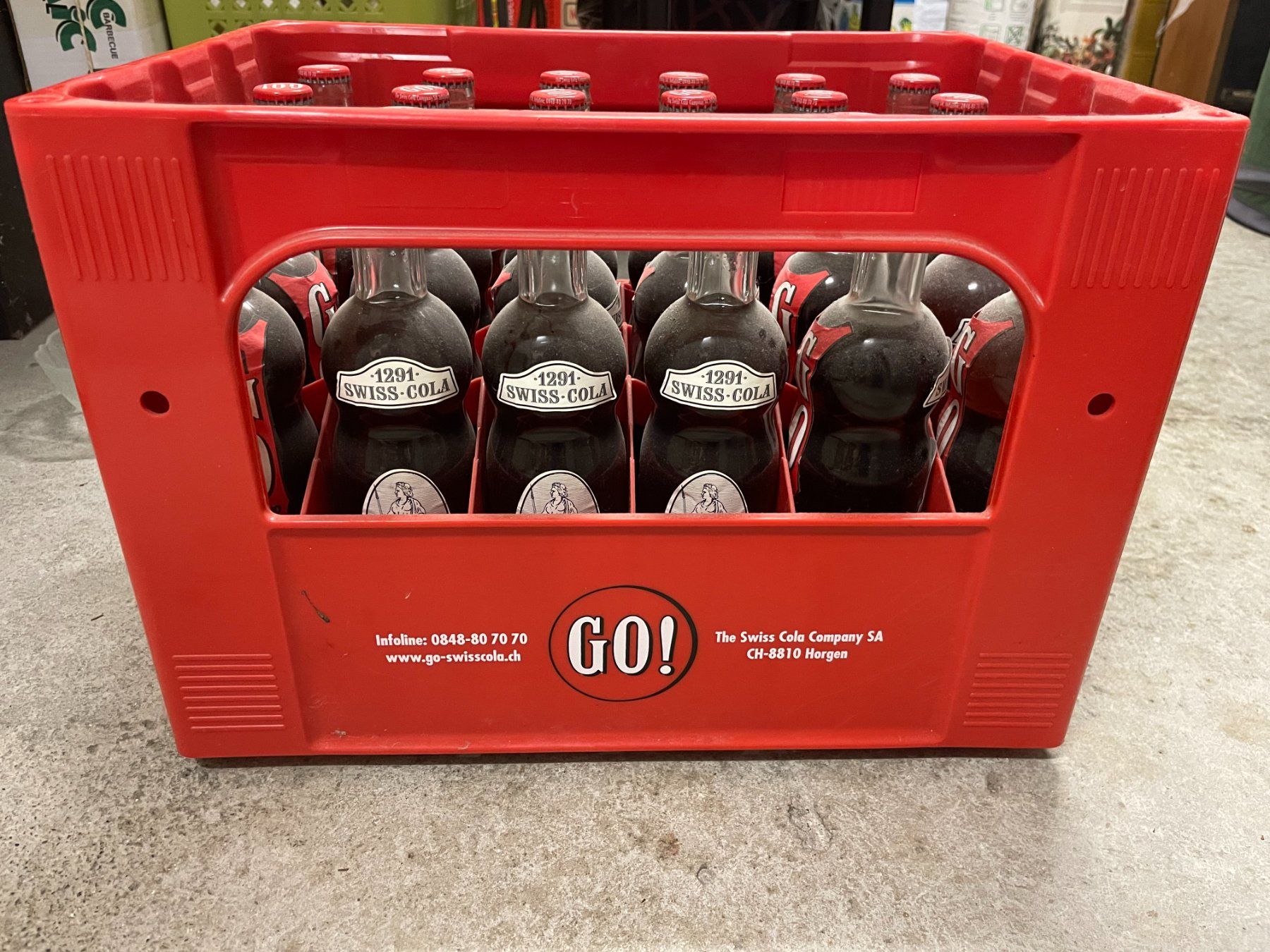 Flaschen: Go Cola Flaschen mit Harasse – Neu und originalverpackt aus Aesch ZH von 19fish58blue
