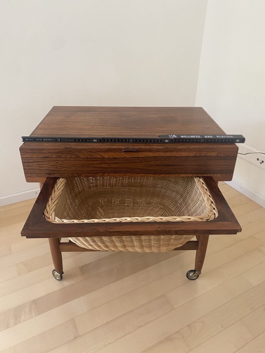 Korpus: Nähschrank auf Rollen - vintage  – Gebraucht aus Walchwil von Cooper2010 1