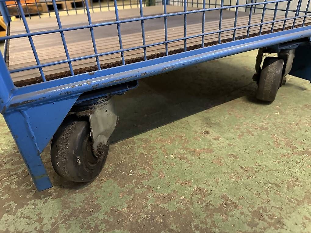 Carrelli di trasporto: mobiler Schwerlastplattformwagen 88x77xh:152cm – Usato da Necker venduto da liq24 4