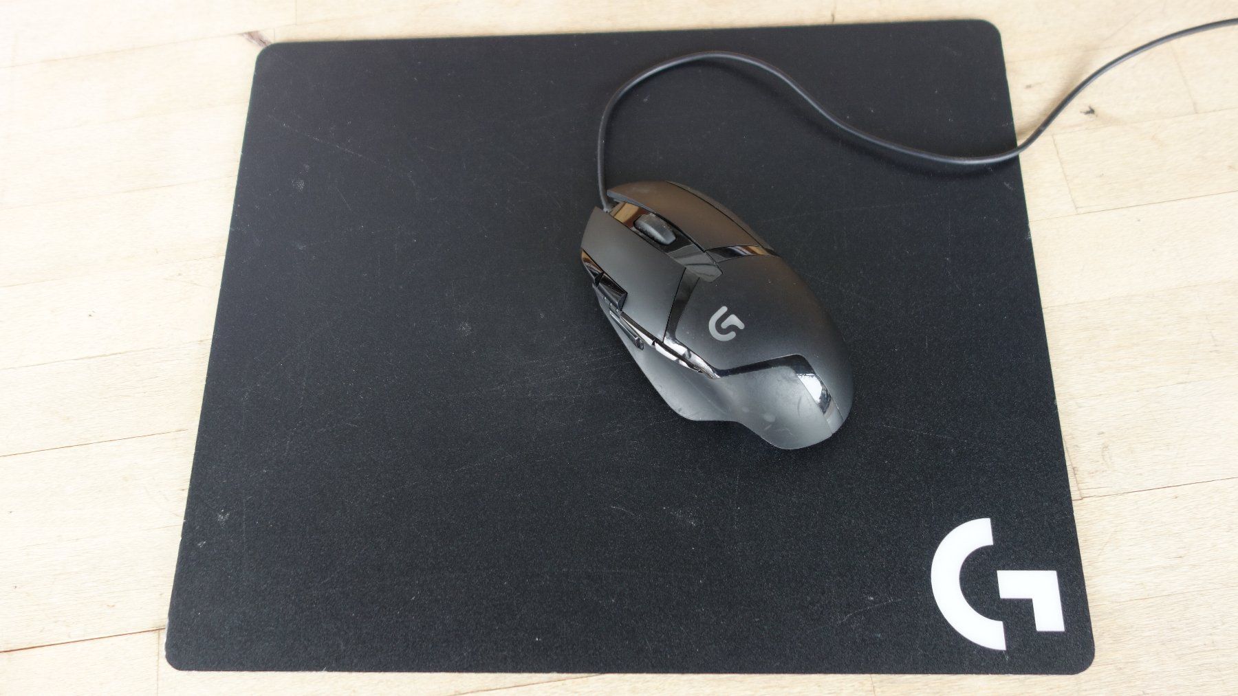 Logitech Maus: Gaming Maus Logitech G402 und Mauspad - VERSAND MÖGLICH – Gebraucht aus wolfhausen von dynamik1971