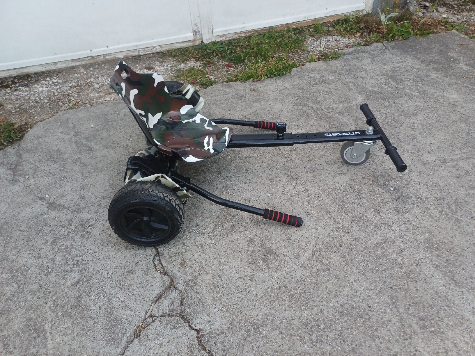 Hoverboard: Hoverboard mit Go-Kart Aufsatz Tarnmuster – Difettoso da Wangenried venduto da Recycler94 9