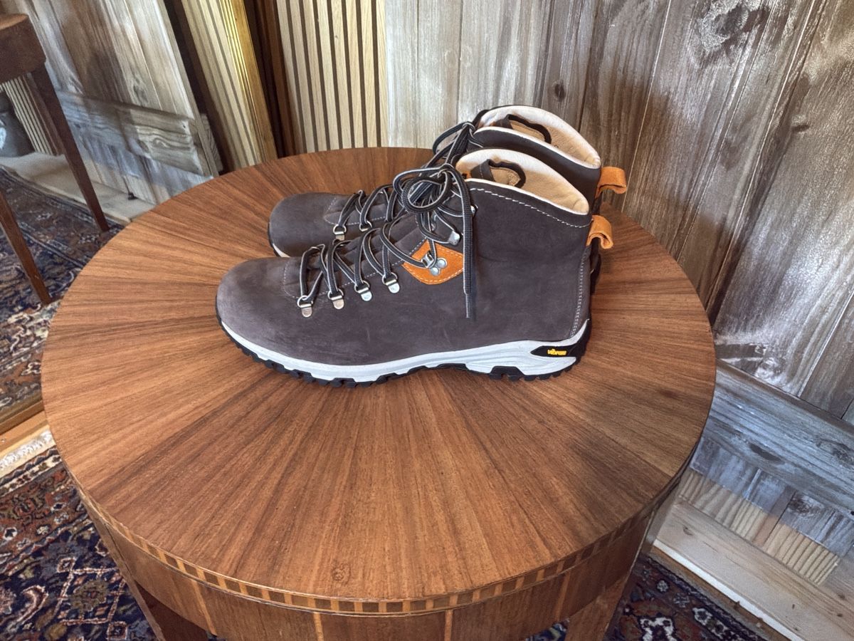 Chaussures hommes: Wanderschuhe Leder Herren Grau Grösse 46 – D'occasion à Gams par Minty888