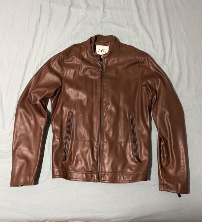 Textured jacket with zip, long sleeves and pockets - size M