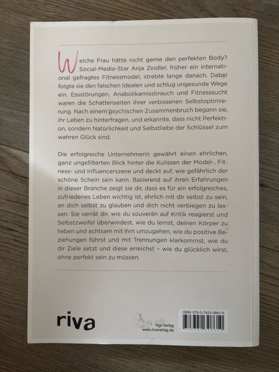 Bücher: Buch Sei Glücklich nicht perfekt  – Gebraucht aus Schaffhausen von lua_9yfq 1