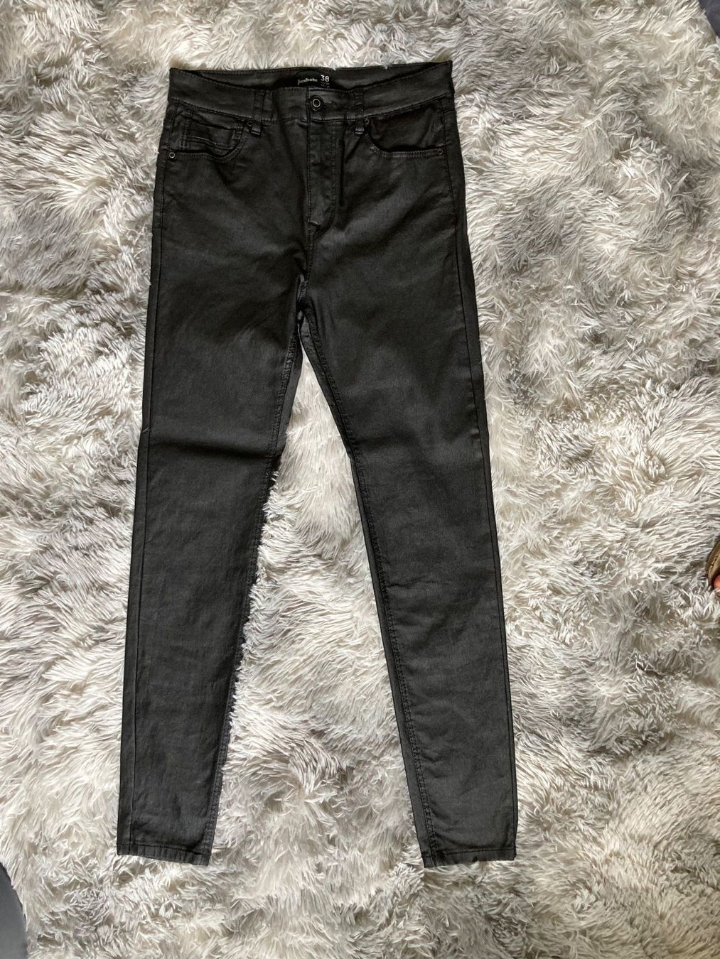 Stradivarius Jeans: Stretch-Jeans STRADIVARIUS, schwarz – D'occasion à Samedan par chickenrun01