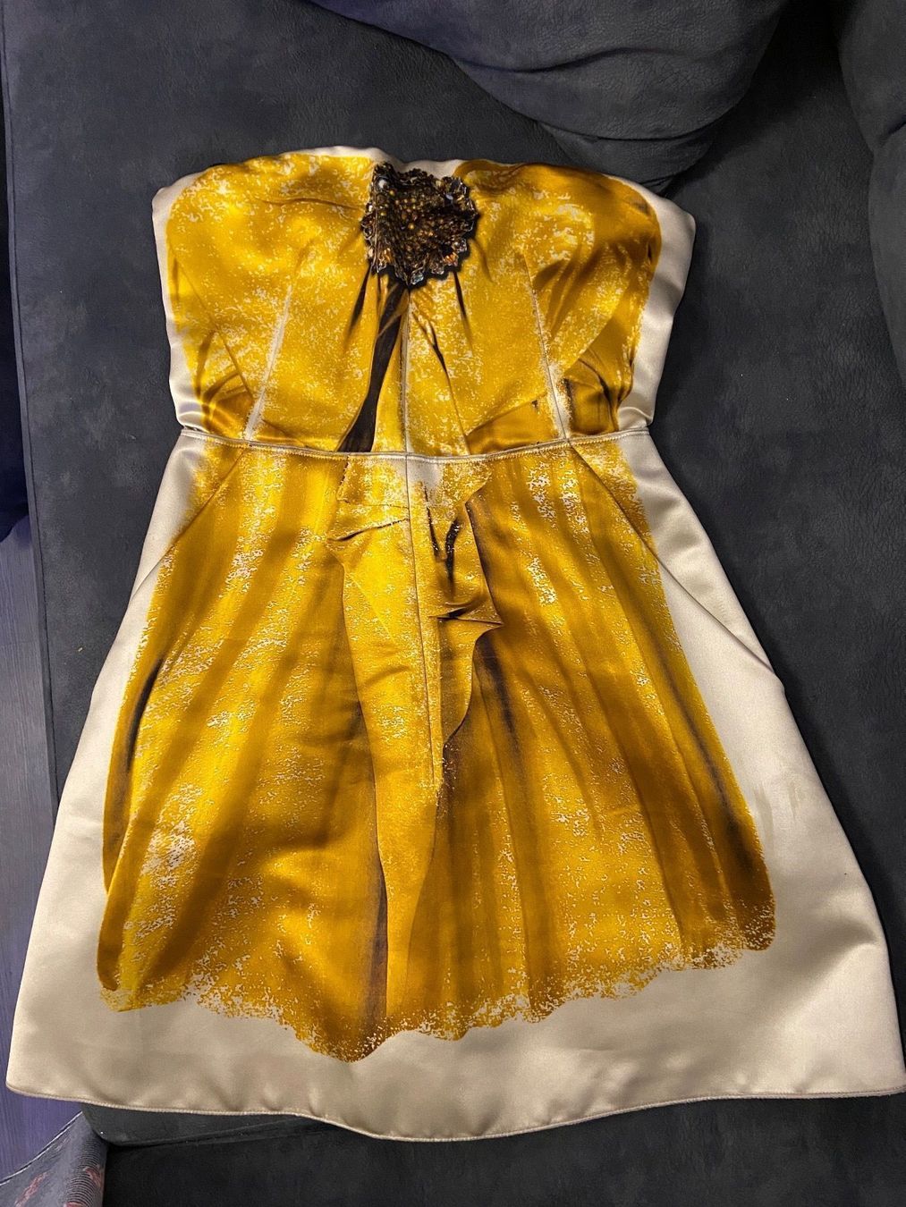 Dolce & Gabbana Vestiti: Robe Dolce & Gabbana taille 40 en soie – Usato da Montreux venduto da Perledor 1