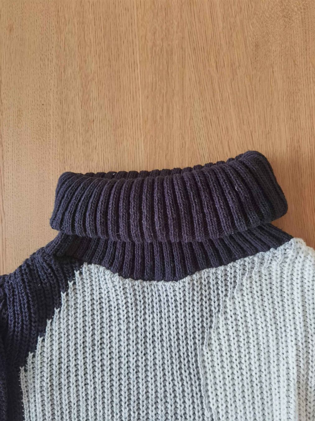 Pullover & Sweatshirts: Gestrickter Rollkragenpullover – Gebraucht aus Zug von WickiPanda 2