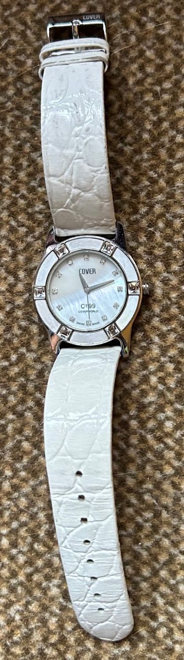 Orologi: Damenuhr "Cover Watch" – Usato da Biberist venduto da Californiagirl