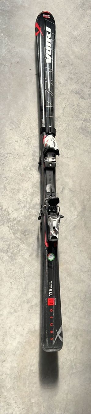Skis: Ski – D'occasion à Bilten par Porsche037