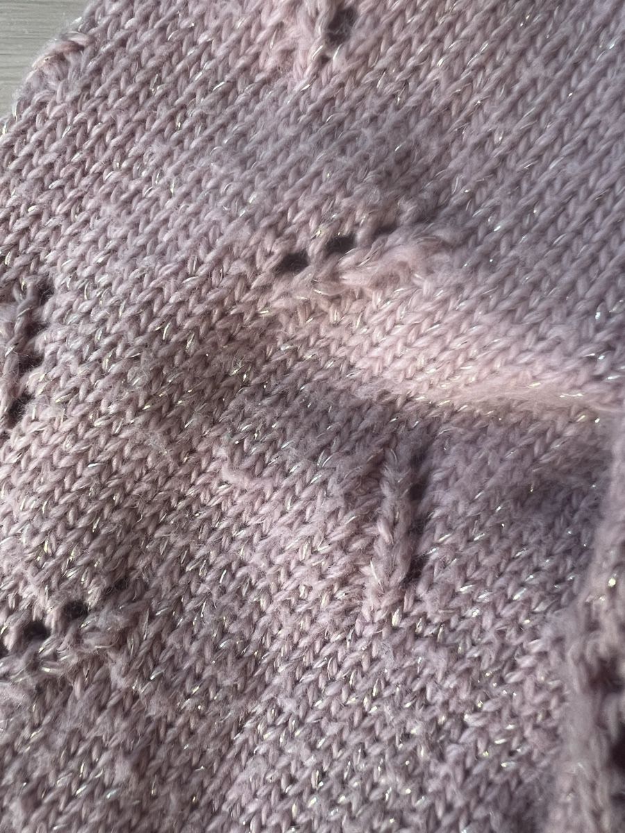 Vestes & Manteaux: Strickjäckli mit Goldfäden – D'occasion à Allschwil par Fabienne0124 2
