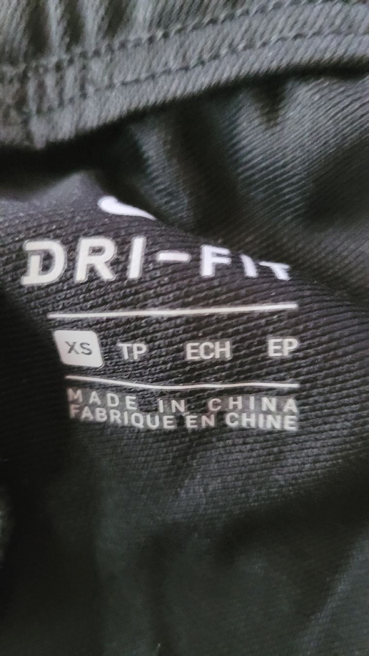 Nike Hosen: Nike Jogginghose schwarz Grösse XS/ S – Gebraucht aus Horgenberg von Klatschmohnmaria 4