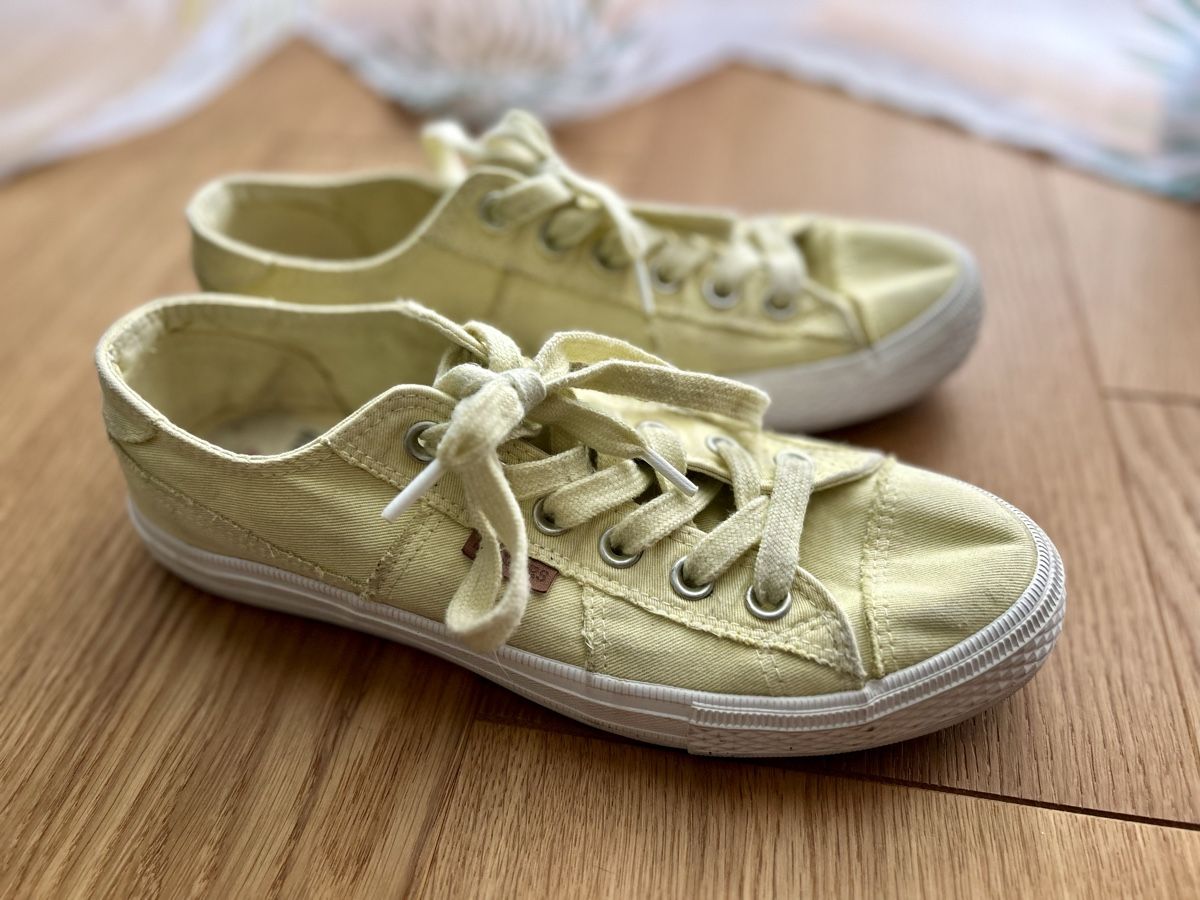 Scarpe da donna: Dockers Canvas-Schuhe Gr. 40, ab 1.- – Usato da Oberrüti venduto da Important 1