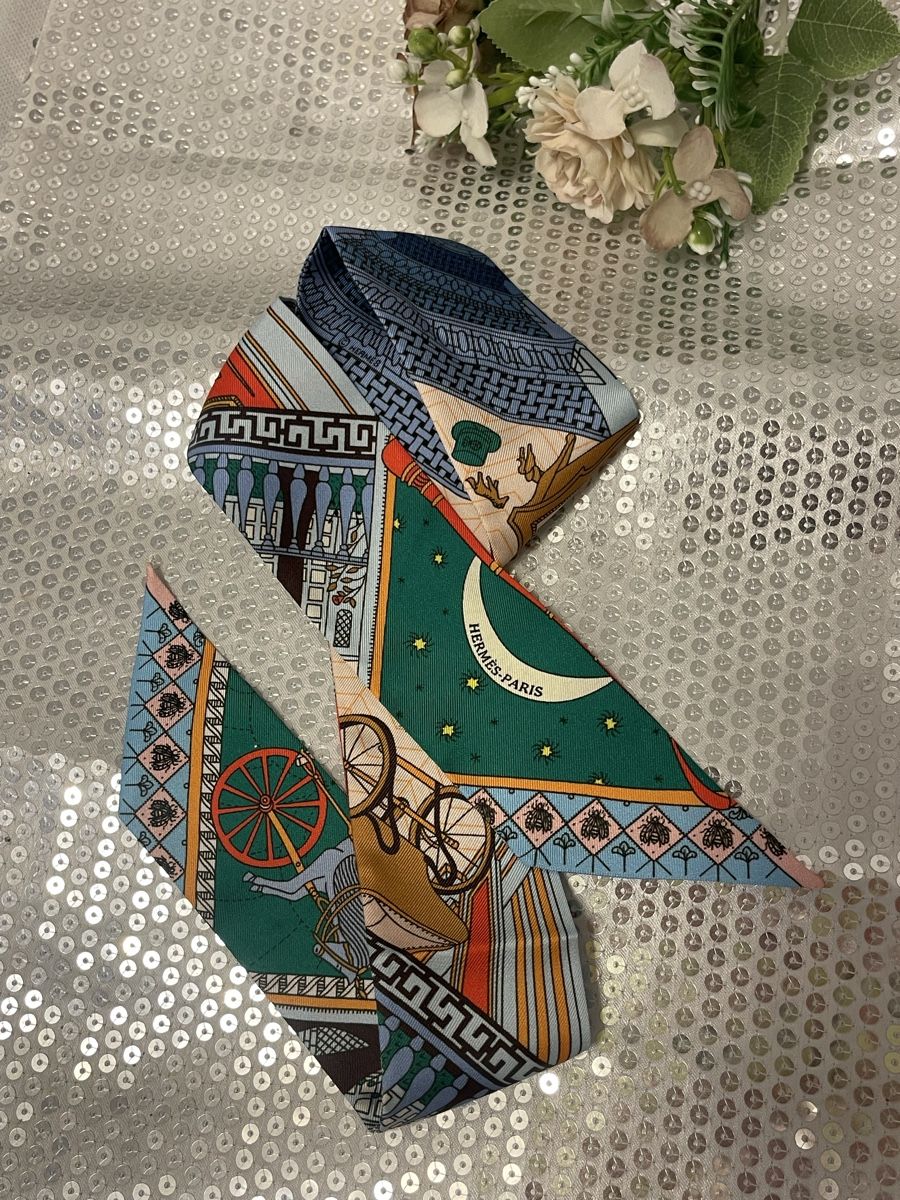 Foulards, Tücher & Schals: Twilly von Hermès – Neu (gemäss Beschreibung) aus Pfäffikon ZH von Maki_zuerich 1