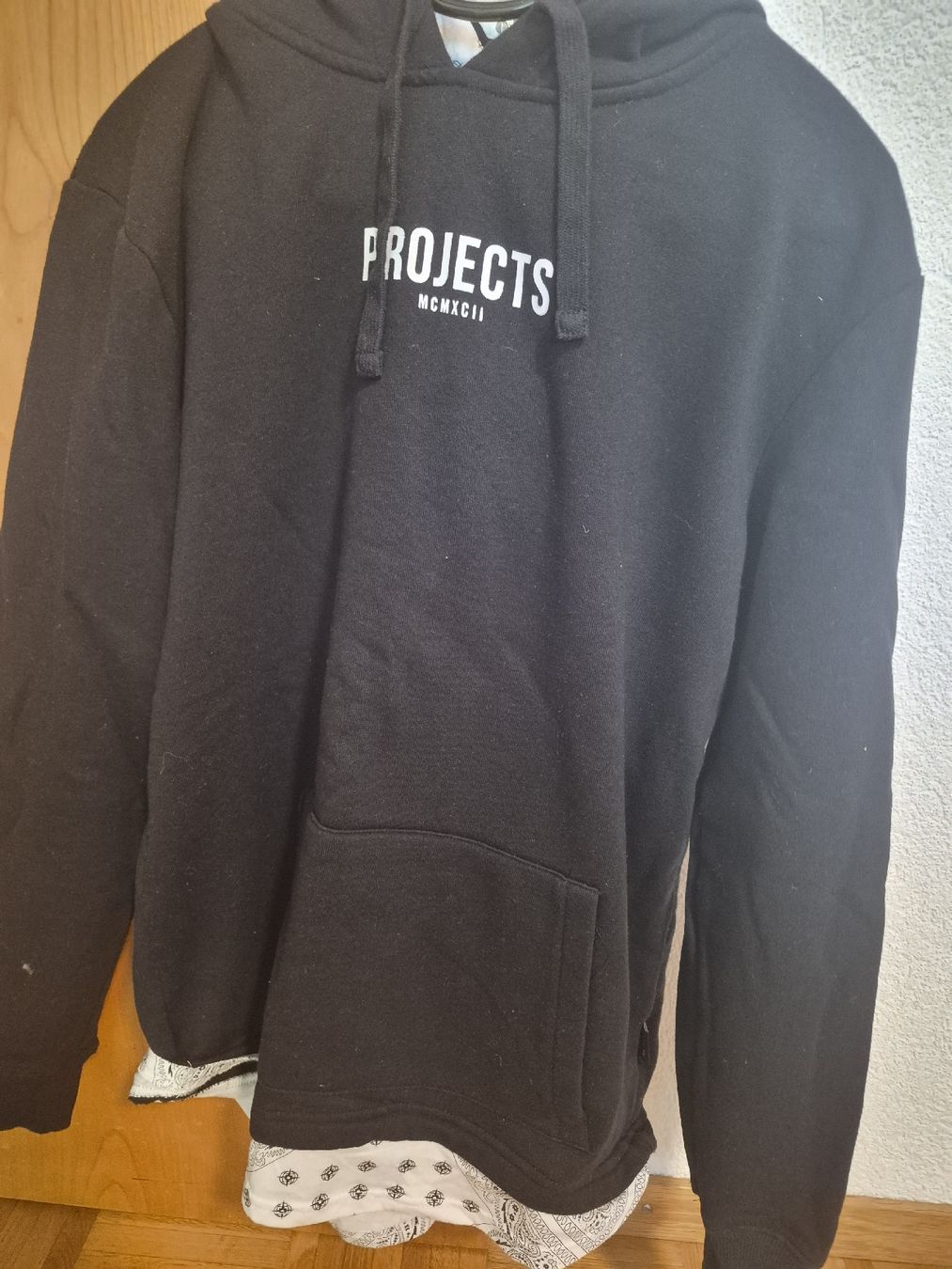 Maglioni & Felpe: Schwarz Kapuzenpullover BLACK SQUAD Grösse S – Usato da Belp venduto da jul_56lk