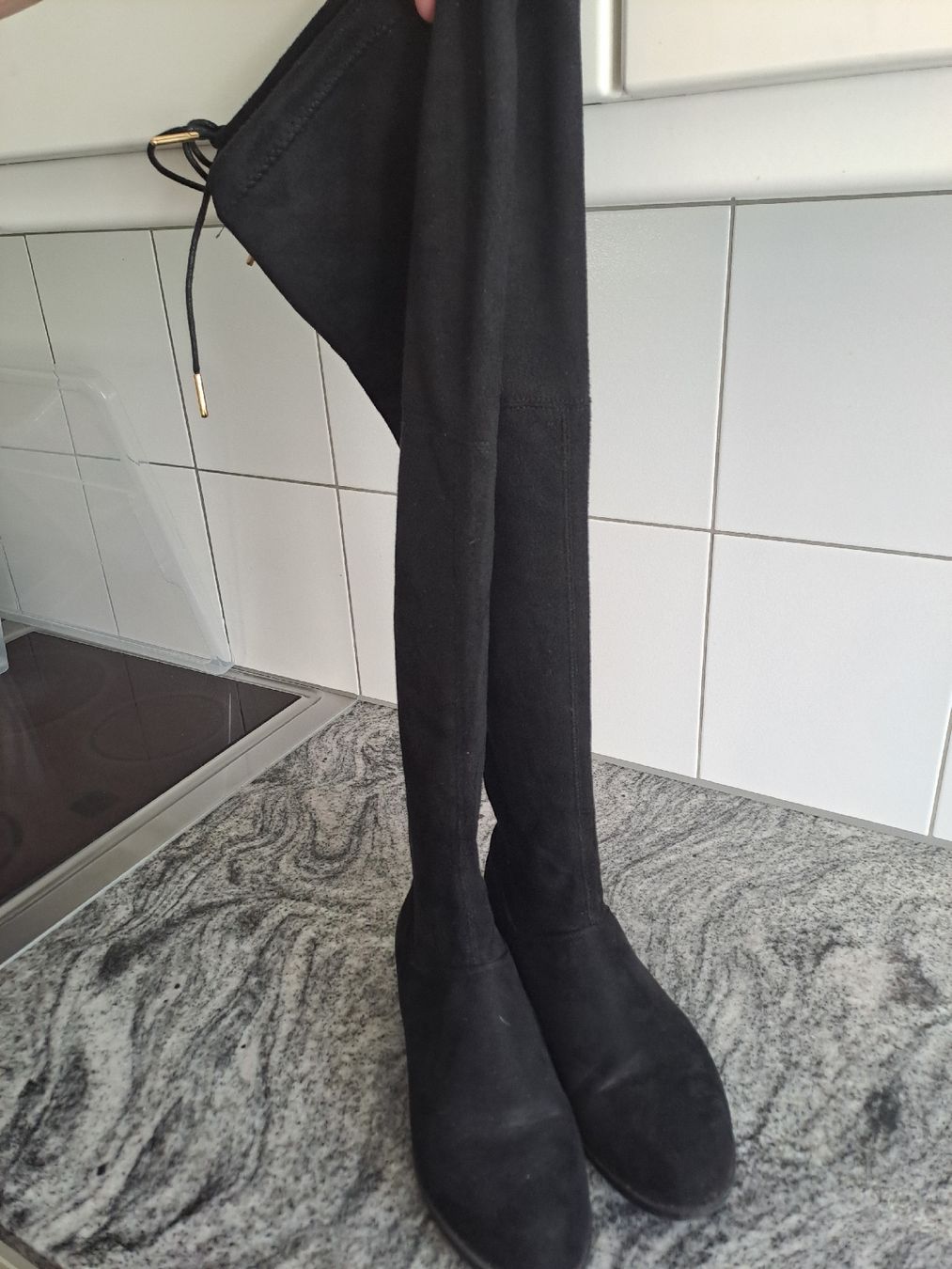 Damenschuhe: Stiefel Overknees schwarz Grösse 39 – Gebraucht aus Rickenbach LU von bishiida 1