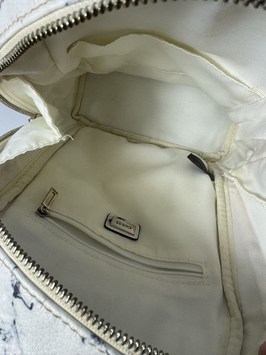 Guess Borse & Zaini: Guess Backpack white with black marble pattern used state – Usato da Hurden venduto da rac_wyf8 6