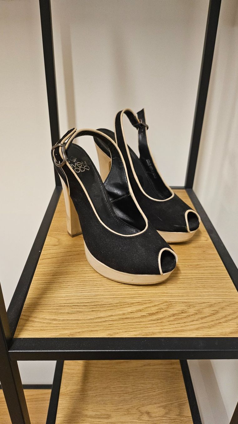 Scarpe da donna: Tolle Absatzschuhe Gr. 38 – Usato da Zürich venduto da yas_fzk2 1