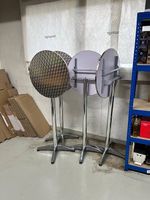 4 Stehtische aus Aluminium  je CHF 40.