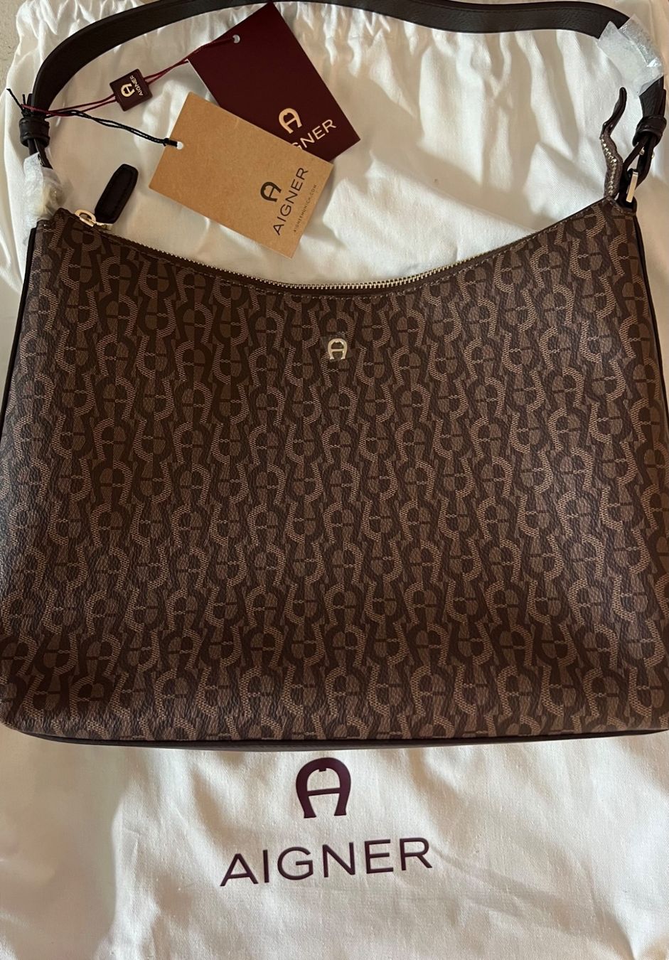 Aigner Sacs femmes: Aigner Handtasche Orignial verpackt – Neuf avec emballage d'origine à Aarau par jul_gyd8 1