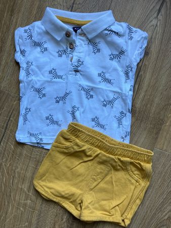 Kind, T-Shirt & Kurz Hose 6M