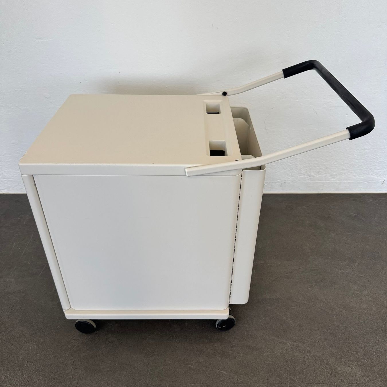 Vitra Armoires: Vitra Storage Drucker-Caddy mit Schlüssel – D'occasion à Schönenwerd par mcofficeshop 7