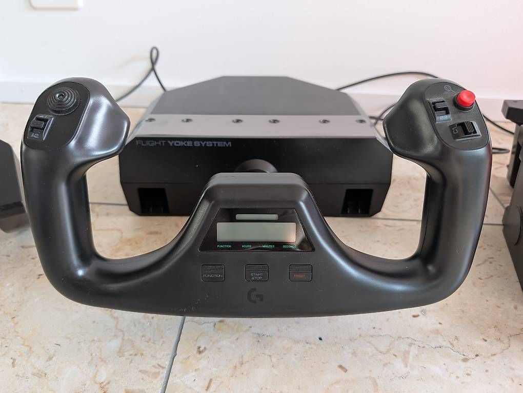 Controller: Logitech G Saitek Pro Flight Yoke System – Usato da Zürich venduto da tut_8y8f 1