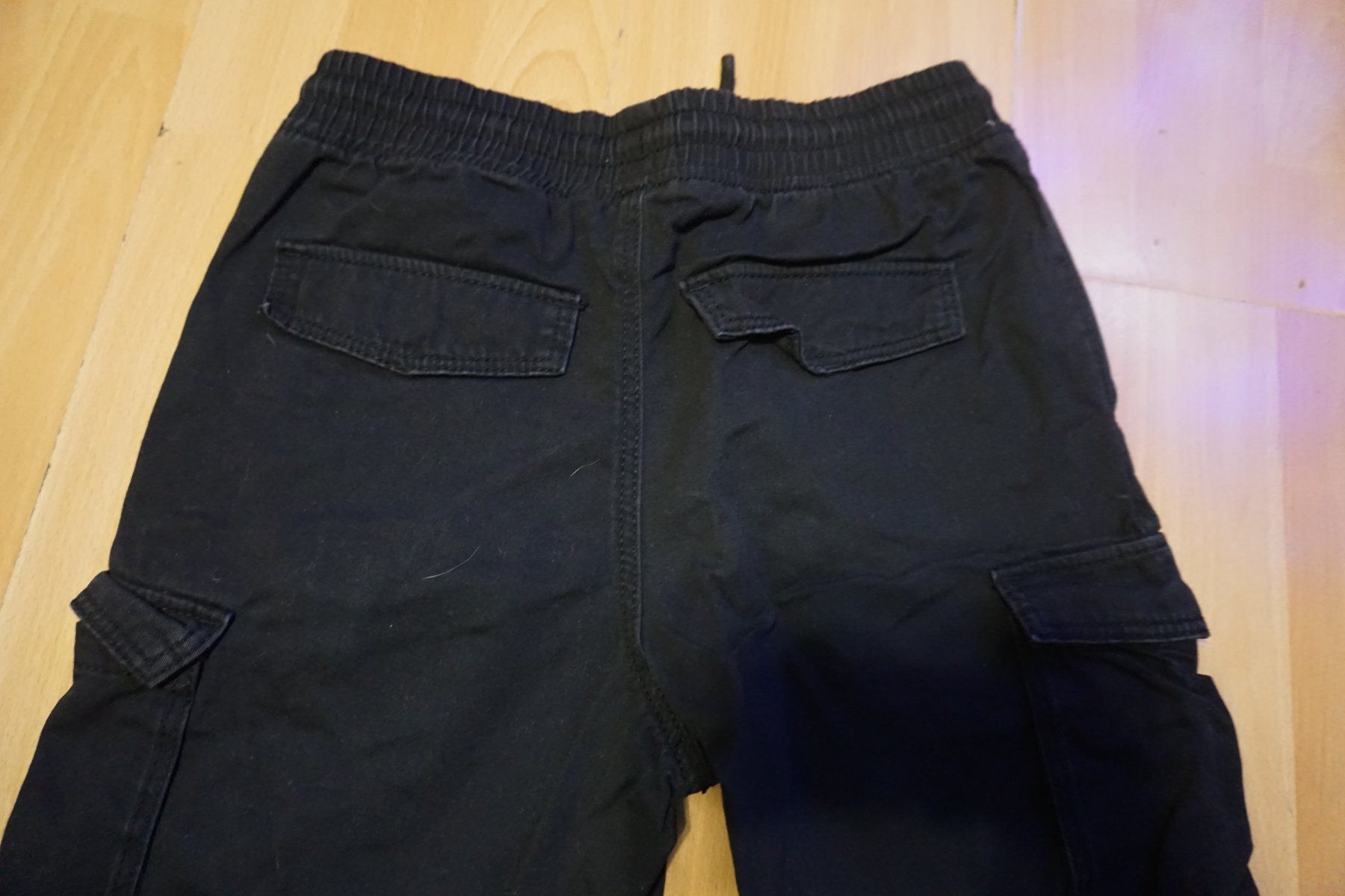 H&M Pantaloni: H&M Cargo Shorts, Schwarz, Gr.146 – Usato da Zürich venduto da einalemjena 4