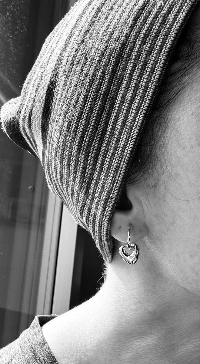 Orecchini pendenti & Orecchini a lobo: Hoops with small charm heart. Gold Plated Silver . – Nuovo (secondo la descrizione) da Dübendorf venduto da S1973E 4